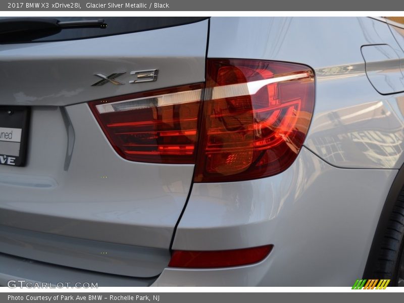 Glacier Silver Metallic / Black 2017 BMW X3 xDrive28i