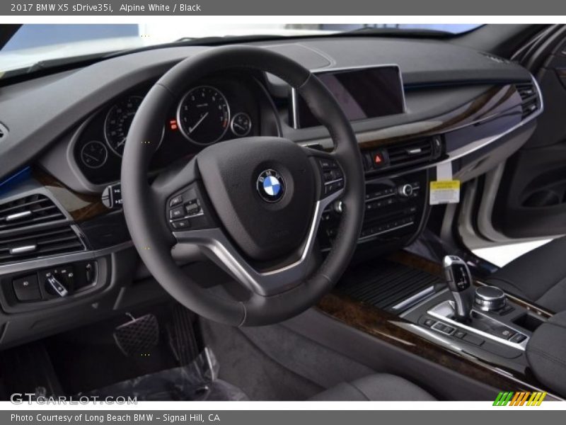 Alpine White / Black 2017 BMW X5 sDrive35i
