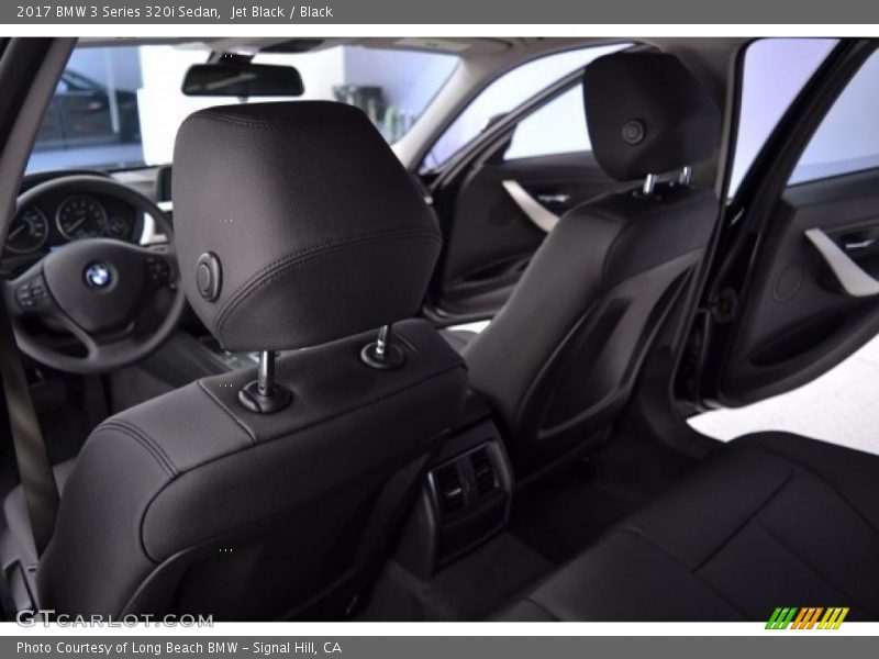Jet Black / Black 2017 BMW 3 Series 320i Sedan