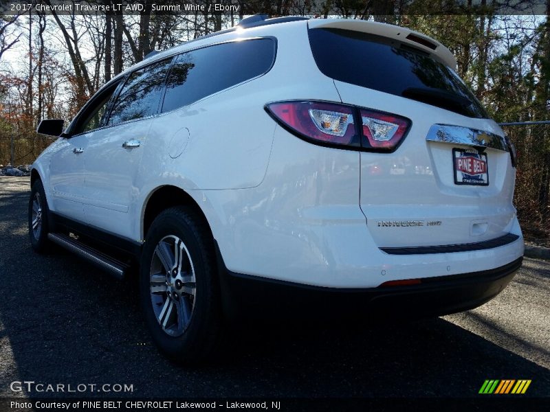 Summit White / Ebony 2017 Chevrolet Traverse LT AWD