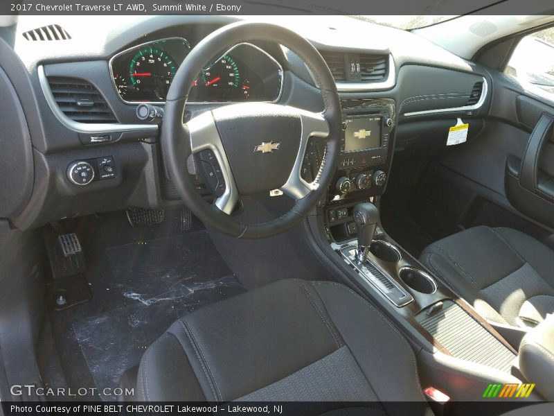 Summit White / Ebony 2017 Chevrolet Traverse LT AWD