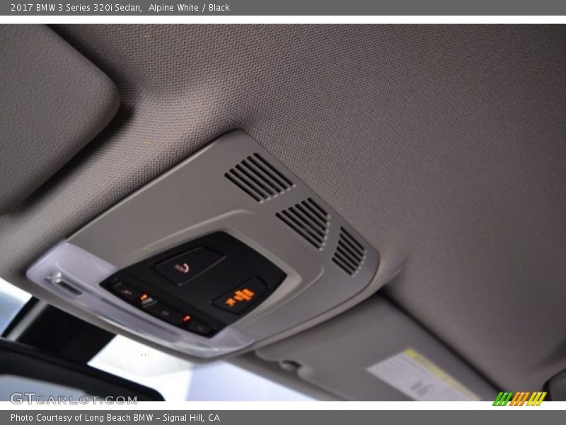 Alpine White / Black 2017 BMW 3 Series 320i Sedan