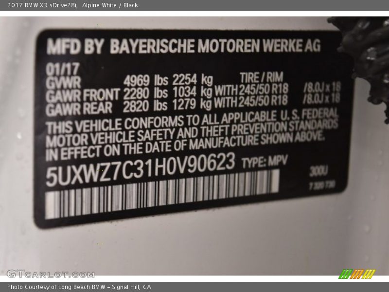 Alpine White / Black 2017 BMW X3 sDrive28i