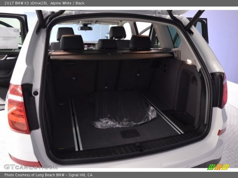 Alpine White / Black 2017 BMW X3 sDrive28i