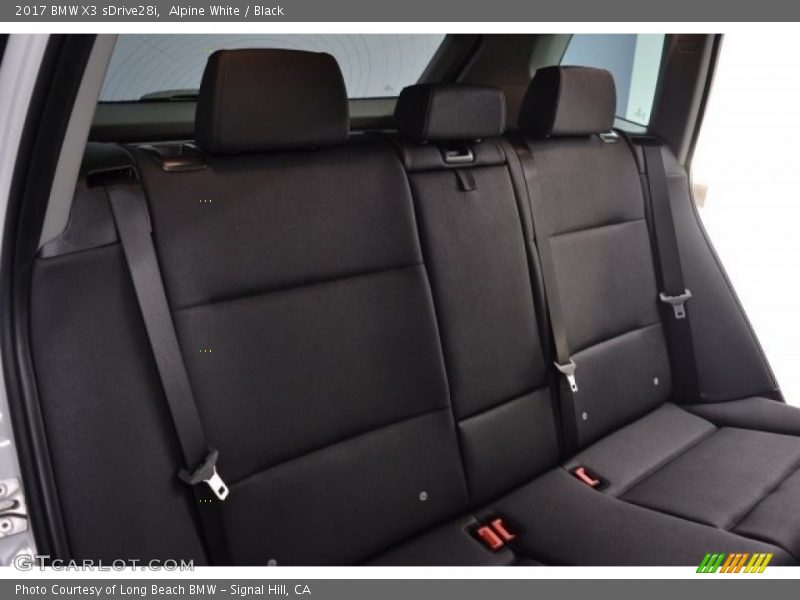 Alpine White / Black 2017 BMW X3 sDrive28i