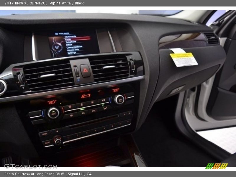 Alpine White / Black 2017 BMW X3 sDrive28i