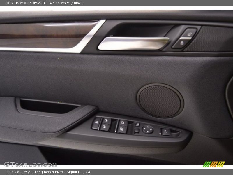 Alpine White / Black 2017 BMW X3 sDrive28i