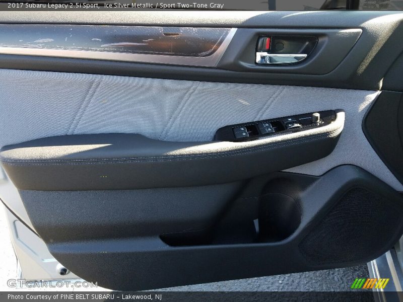 Ice Silver Metallic / Sport Two-Tone Gray 2017 Subaru Legacy 2.5i Sport