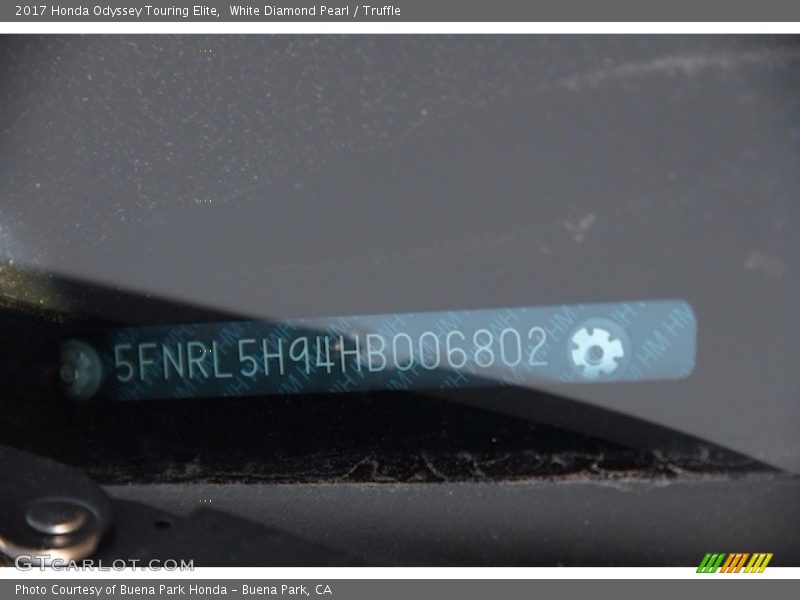 White Diamond Pearl / Truffle 2017 Honda Odyssey Touring Elite