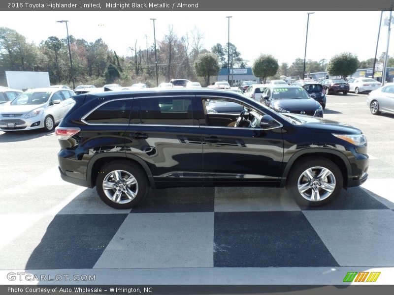 Midnight Black Metallic / Almond 2016 Toyota Highlander Limited