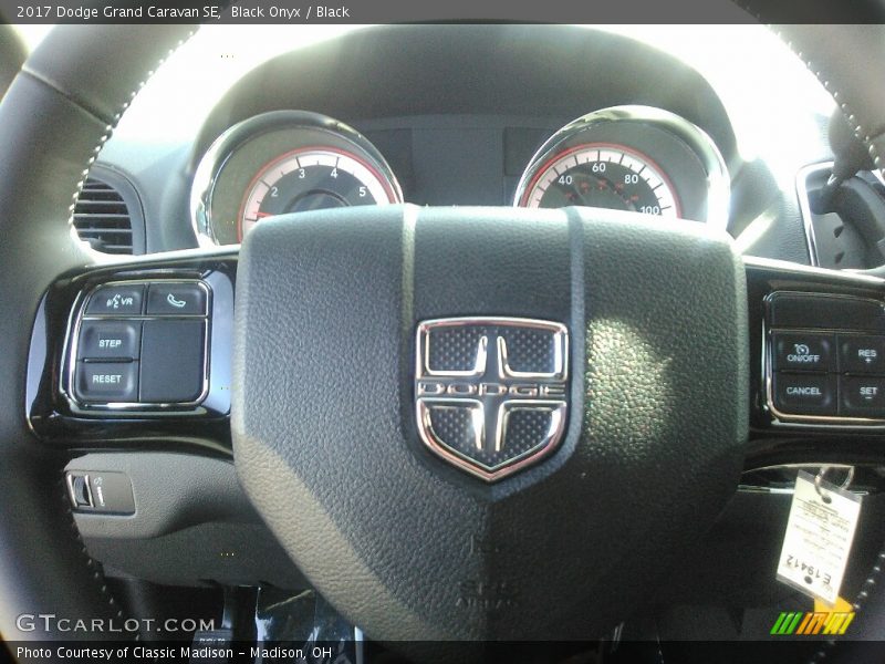 Black Onyx / Black 2017 Dodge Grand Caravan SE