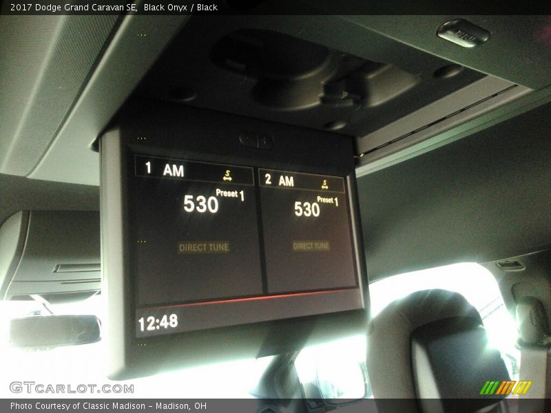 Black Onyx / Black 2017 Dodge Grand Caravan SE