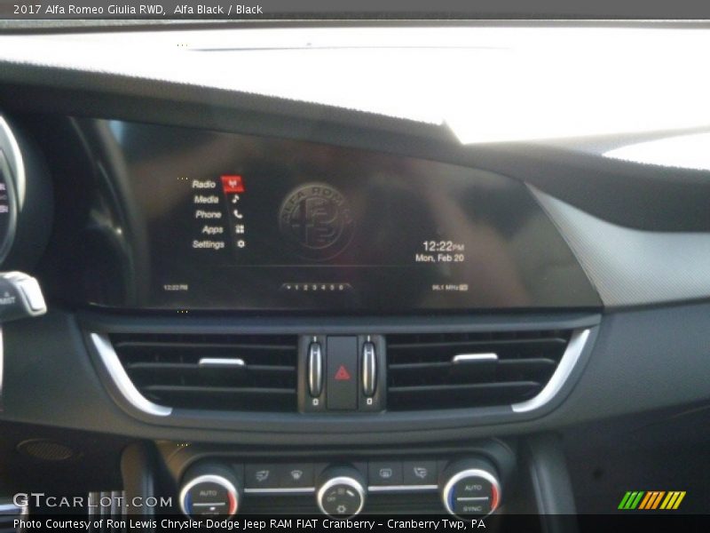 Alfa Black / Black 2017 Alfa Romeo Giulia RWD