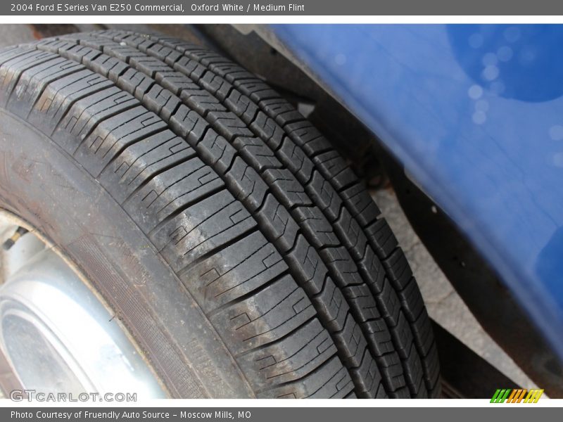 Oxford White / Medium Flint 2004 Ford E Series Van E250 Commercial