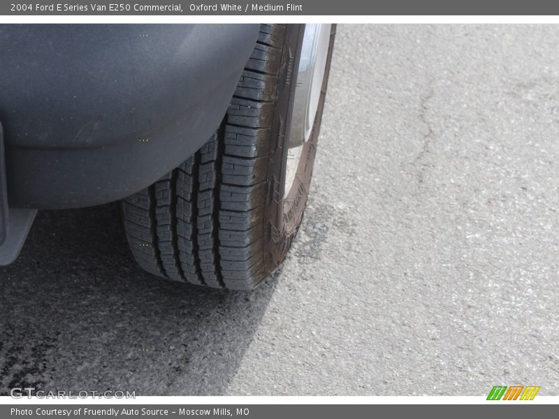 Oxford White / Medium Flint 2004 Ford E Series Van E250 Commercial