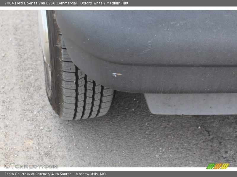 Oxford White / Medium Flint 2004 Ford E Series Van E250 Commercial