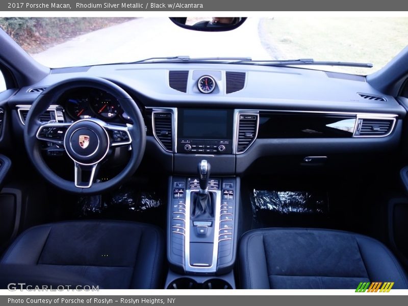 Dashboard of 2017 Macan 