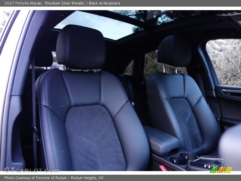 Rhodium Silver Metallic / Black w/Alcantara 2017 Porsche Macan