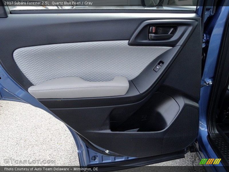 Quartz Blue Pearl / Gray 2017 Subaru Forester 2.5i