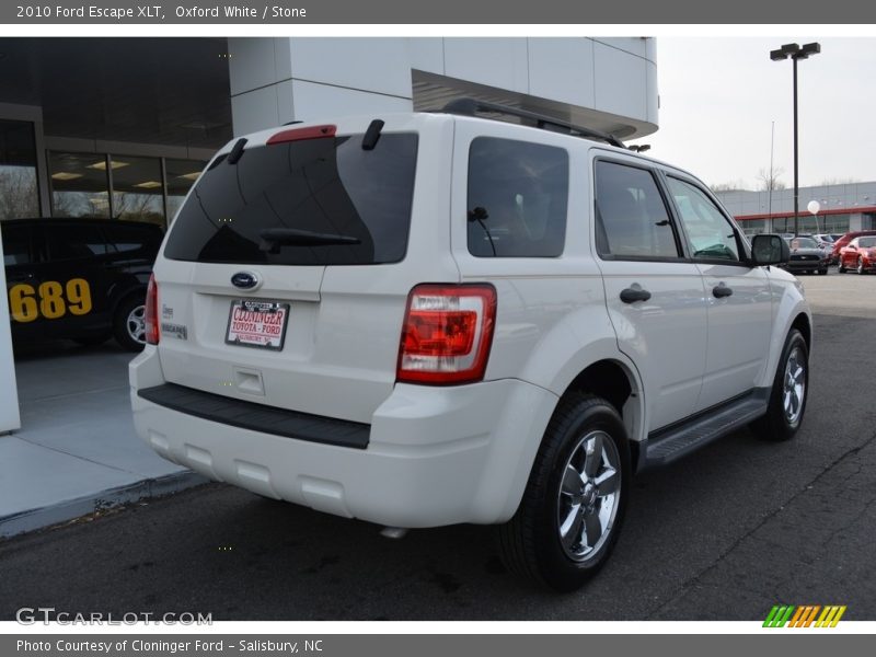 Oxford White / Stone 2010 Ford Escape XLT