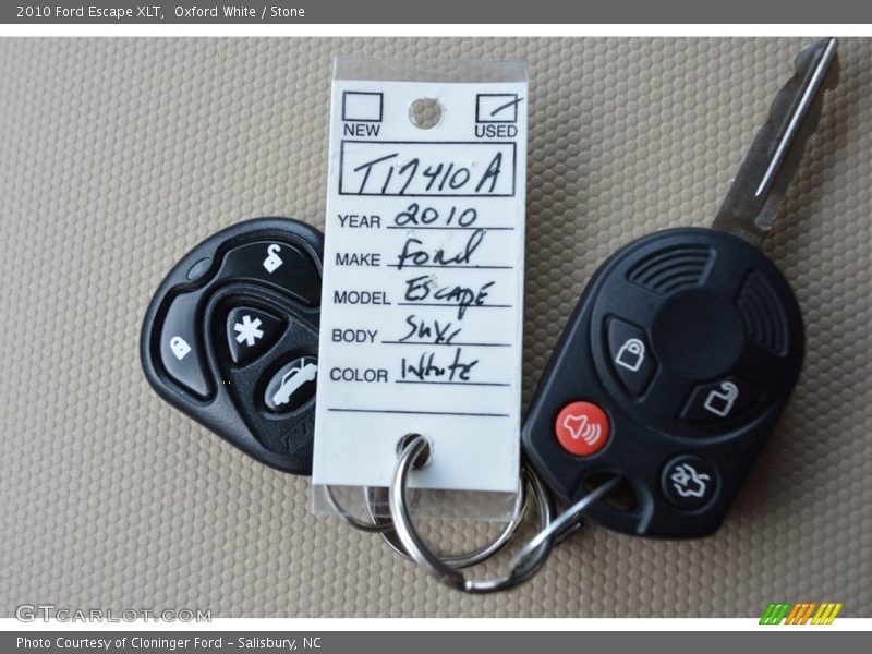 Oxford White / Stone 2010 Ford Escape XLT