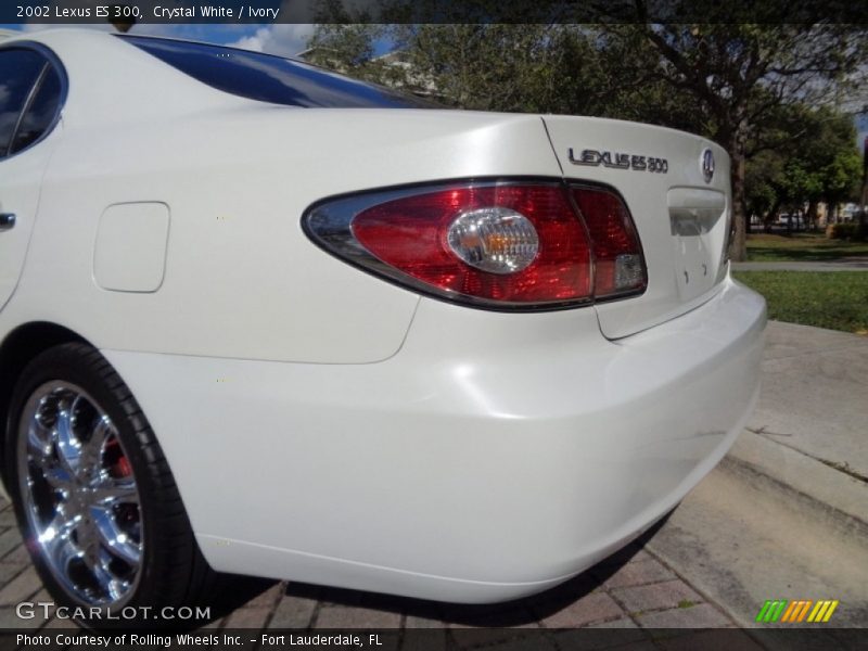 Crystal White / Ivory 2002 Lexus ES 300