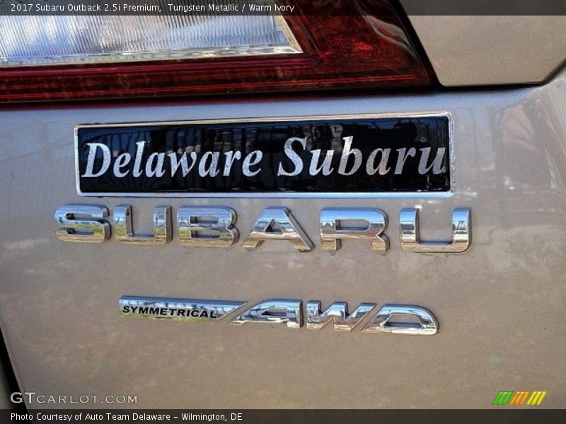Tungsten Metallic / Warm Ivory 2017 Subaru Outback 2.5i Premium