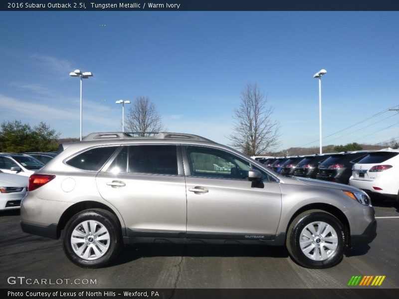 Tungsten Metallic / Warm Ivory 2016 Subaru Outback 2.5i