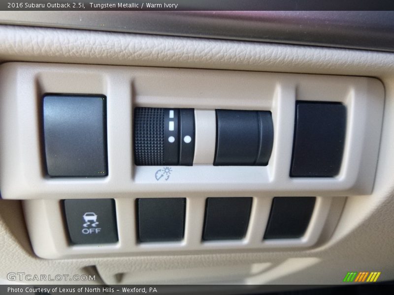 Tungsten Metallic / Warm Ivory 2016 Subaru Outback 2.5i