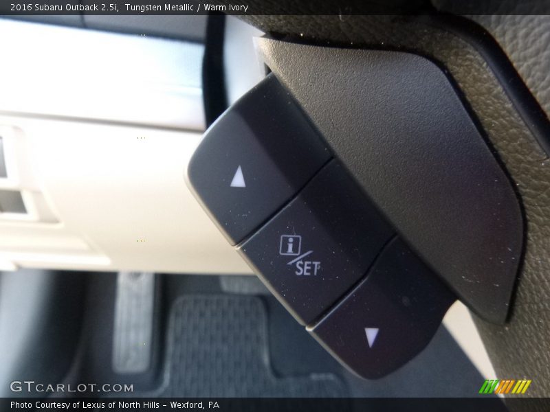 Tungsten Metallic / Warm Ivory 2016 Subaru Outback 2.5i