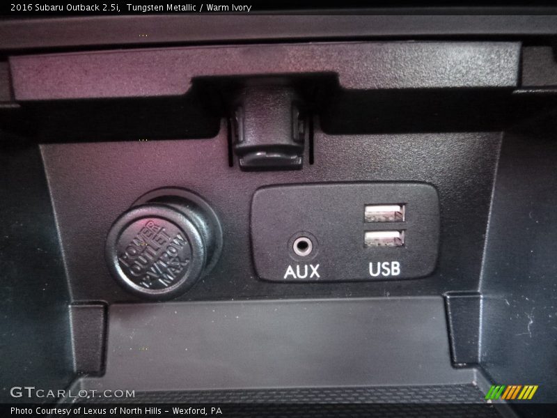 Tungsten Metallic / Warm Ivory 2016 Subaru Outback 2.5i