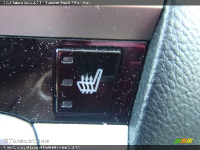 Tungsten Metallic / Warm Ivory 2016 Subaru Outback 2.5i