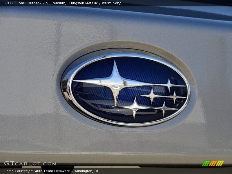 Tungsten Metallic / Warm Ivory 2017 Subaru Outback 2.5i Premium