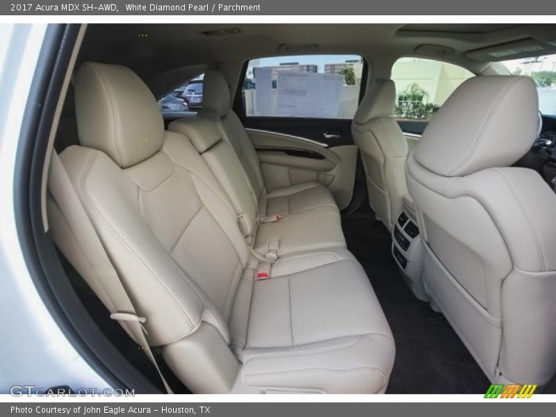 White Diamond Pearl / Parchment 2017 Acura MDX SH-AWD