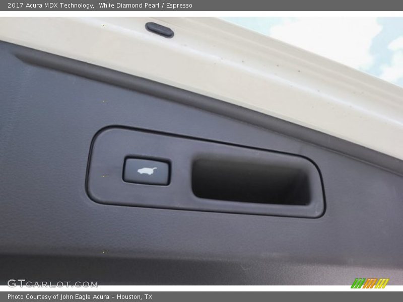 White Diamond Pearl / Espresso 2017 Acura MDX Technology
