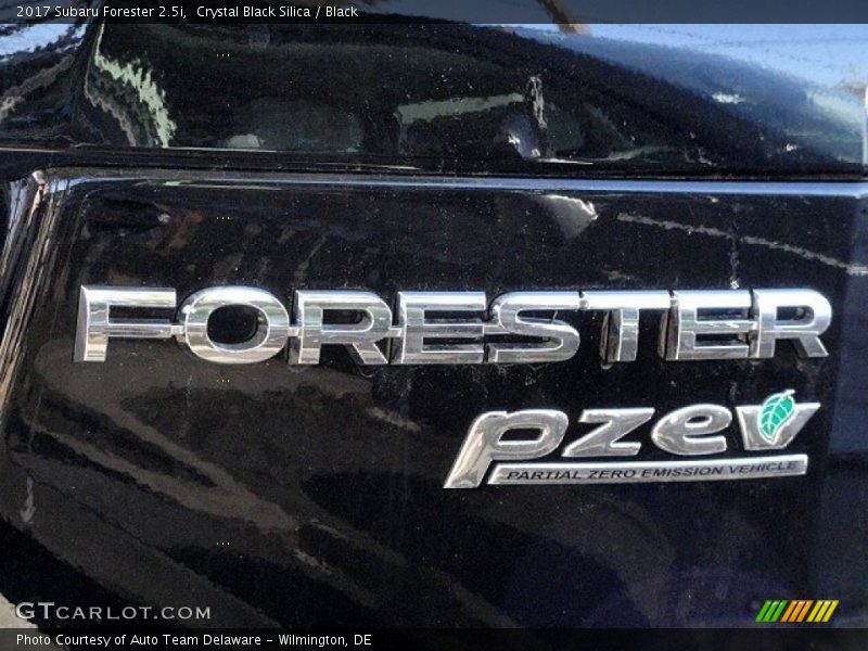 Crystal Black Silica / Black 2017 Subaru Forester 2.5i