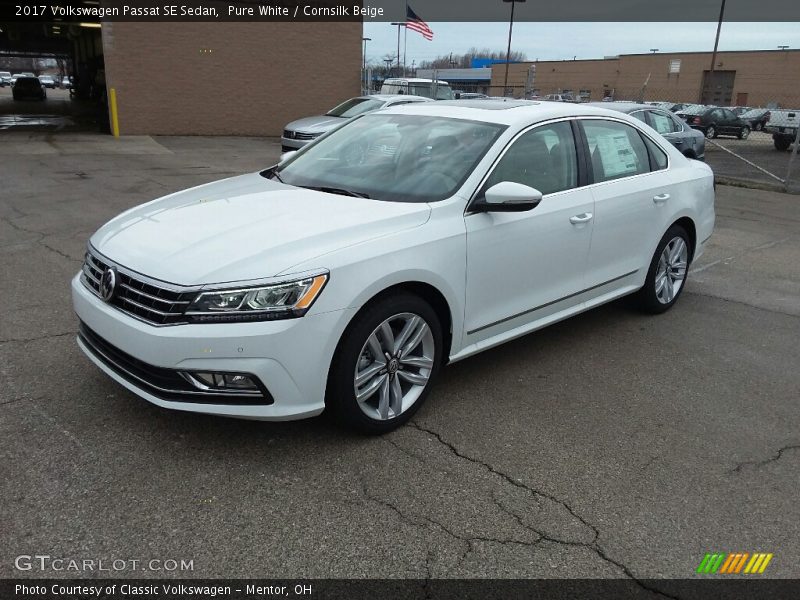 Front 3/4 View of 2017 Passat SE Sedan