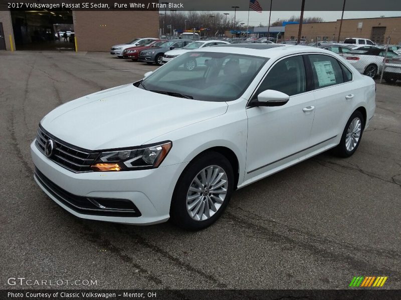 Front 3/4 View of 2017 Passat SE Sedan
