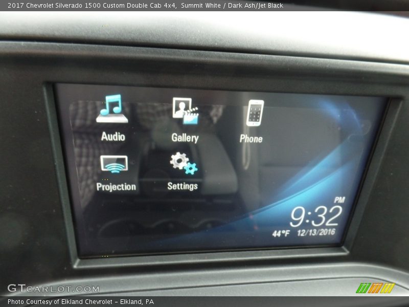 Summit White / Dark Ash/Jet Black 2017 Chevrolet Silverado 1500 Custom Double Cab 4x4