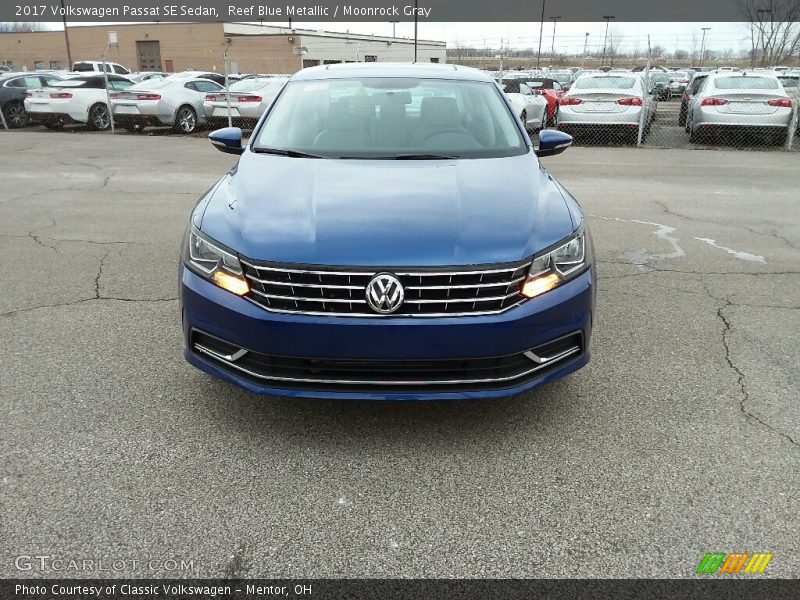 Reef Blue Metallic / Moonrock Gray 2017 Volkswagen Passat SE Sedan