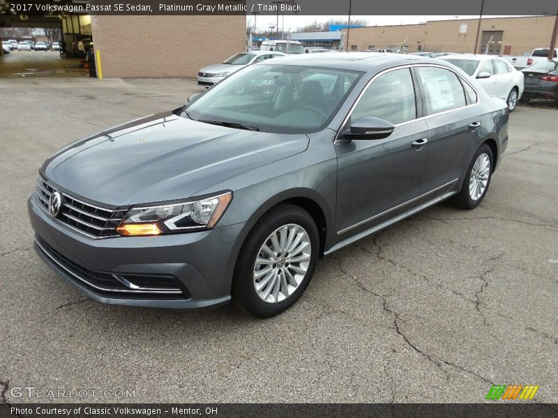 Front 3/4 View of 2017 Passat SE Sedan