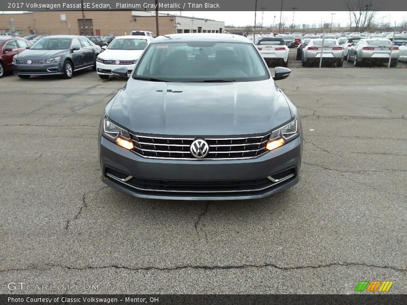 Platinum Gray Metallic / Titan Black 2017 Volkswagen Passat SE Sedan