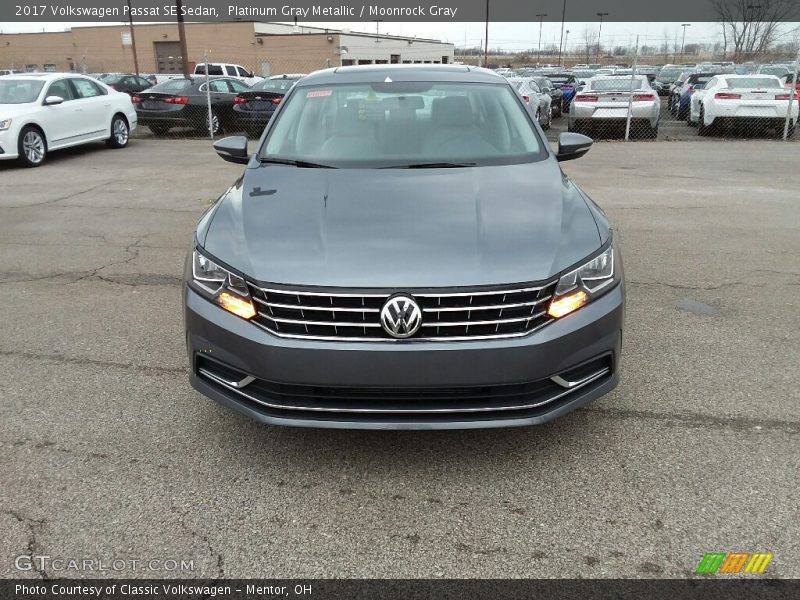 Platinum Gray Metallic / Moonrock Gray 2017 Volkswagen Passat SE Sedan