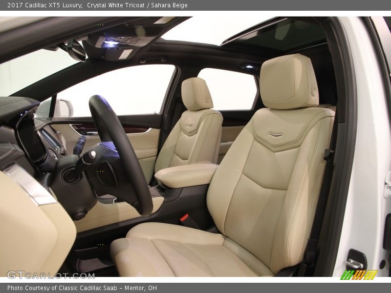 Crystal White Tricoat / Sahara Beige 2017 Cadillac XT5 Luxury