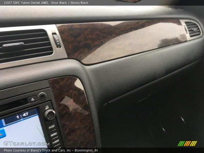 Onyx Black / Ebony Black 2007 GMC Yukon Denali AWD