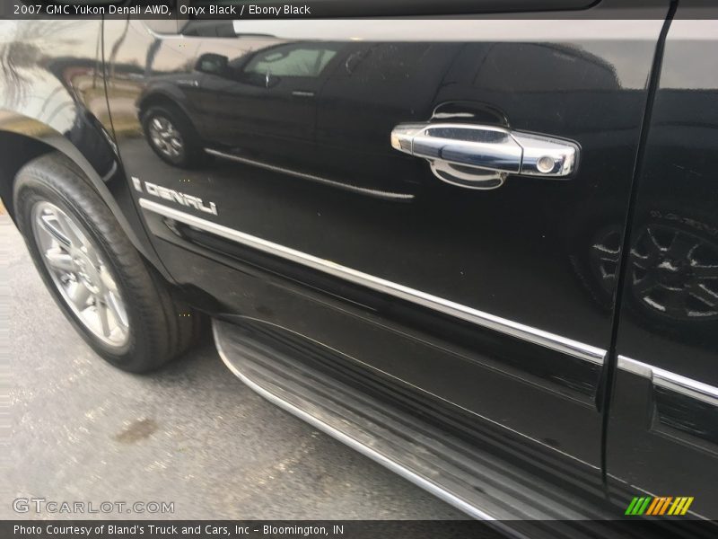 Onyx Black / Ebony Black 2007 GMC Yukon Denali AWD