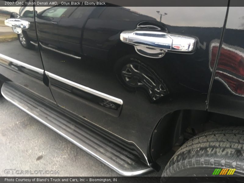 Onyx Black / Ebony Black 2007 GMC Yukon Denali AWD