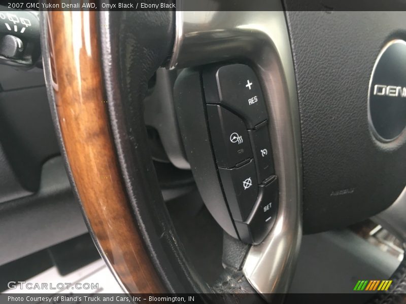 Onyx Black / Ebony Black 2007 GMC Yukon Denali AWD