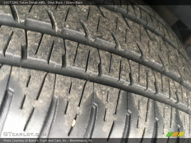 Onyx Black / Ebony Black 2007 GMC Yukon Denali AWD