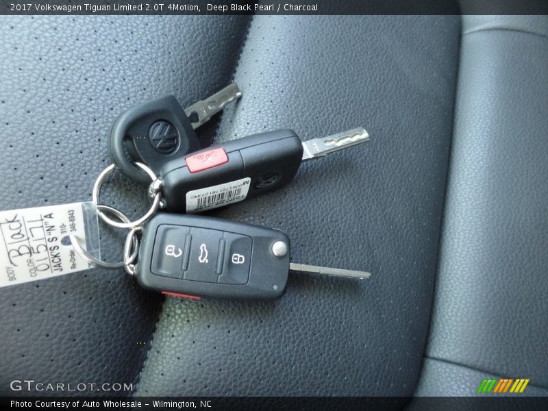 Keys of 2017 Tiguan Limited 2.0T 4Motion